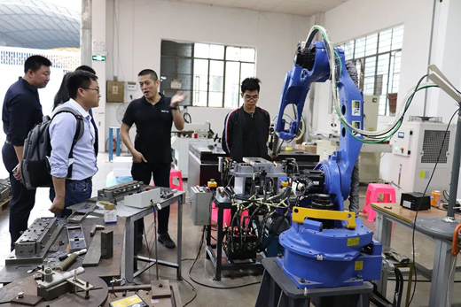 汇泰龙、智家人、黑龙，这几企业最近为何这么火?