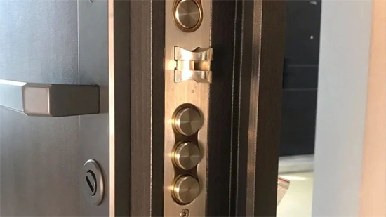 家庭用锁，选择合适的锁具品牌需要考虑多个因素!